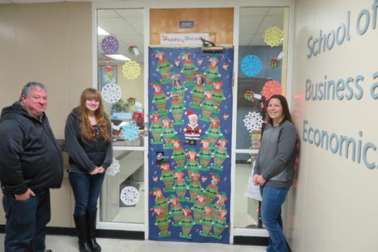 holiday door decorator winners school of business and economics
