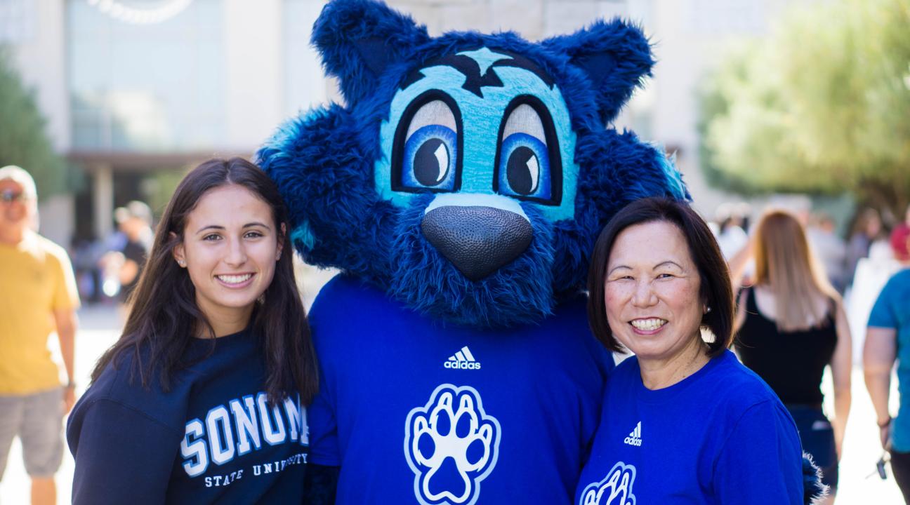 Judy Sakaki with Lobo and new student 