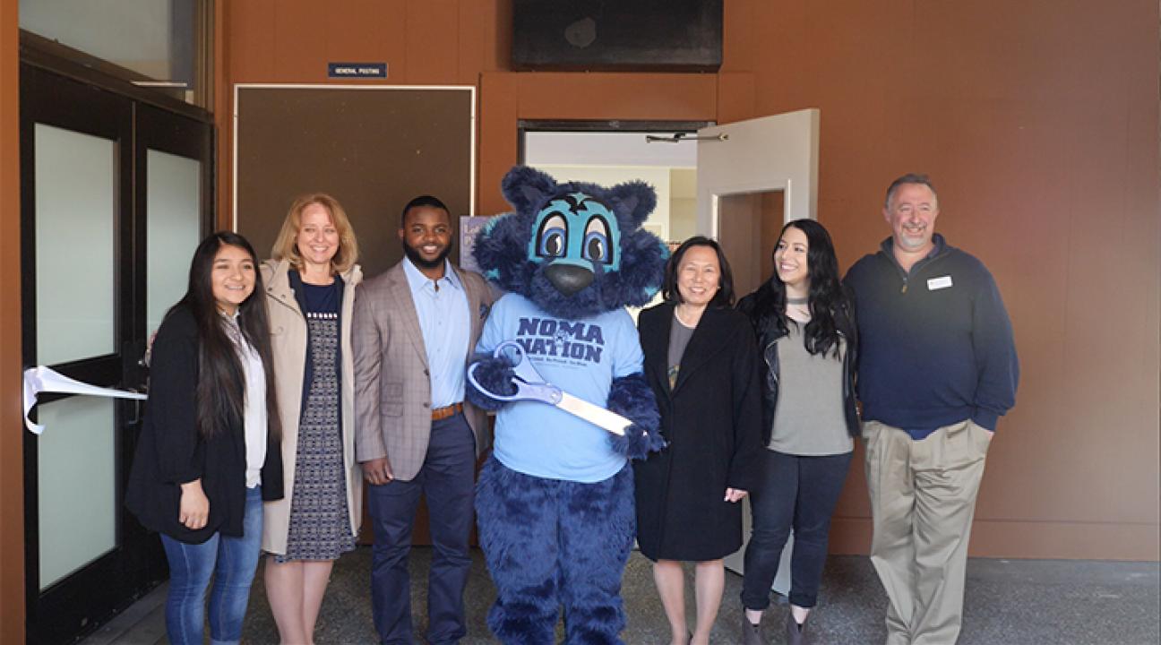 Ribbon Cutting Festivities at Lobo's Pantry // Photo by Francisco Carbajal