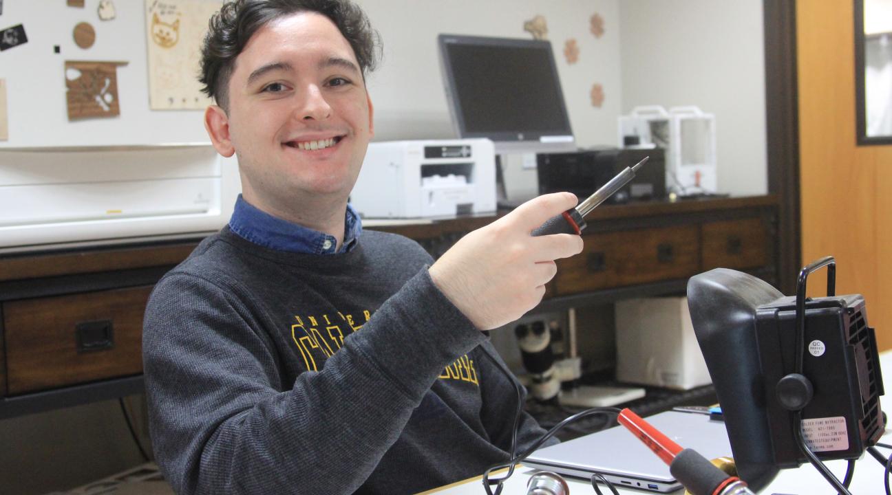 Alex Vasquez won a National Science Foundation graduate research fellowship