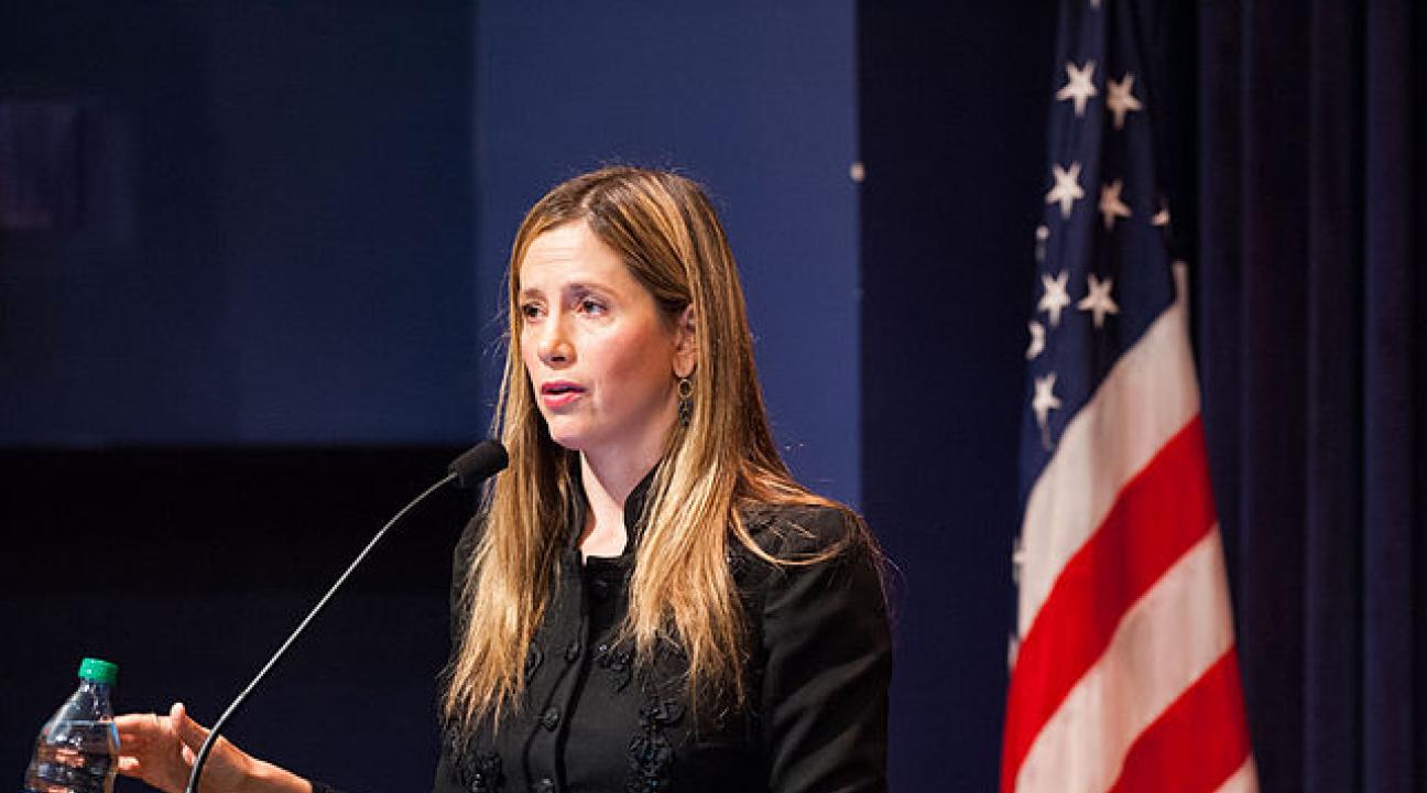 mira sorvino