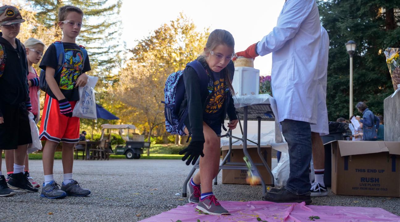 chemistry experiment with kids