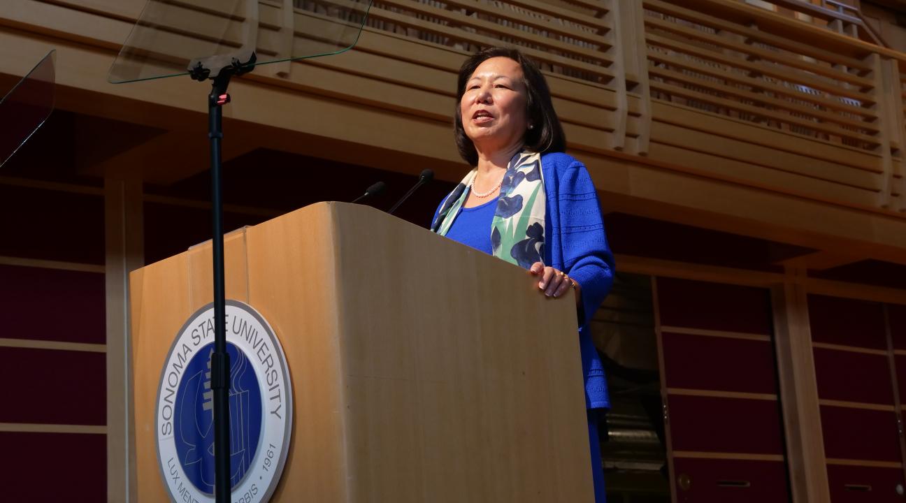 President Sakaki speaking during convocation