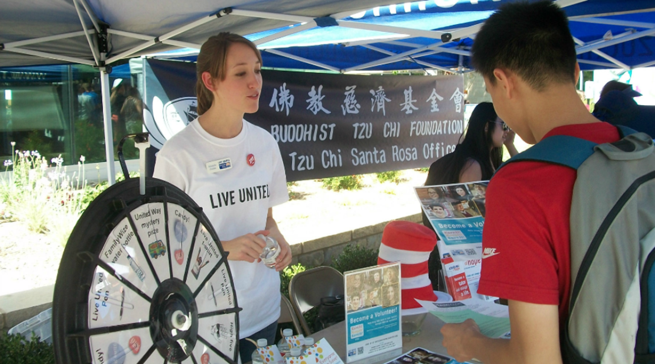 Students at the Service and Internship Fair