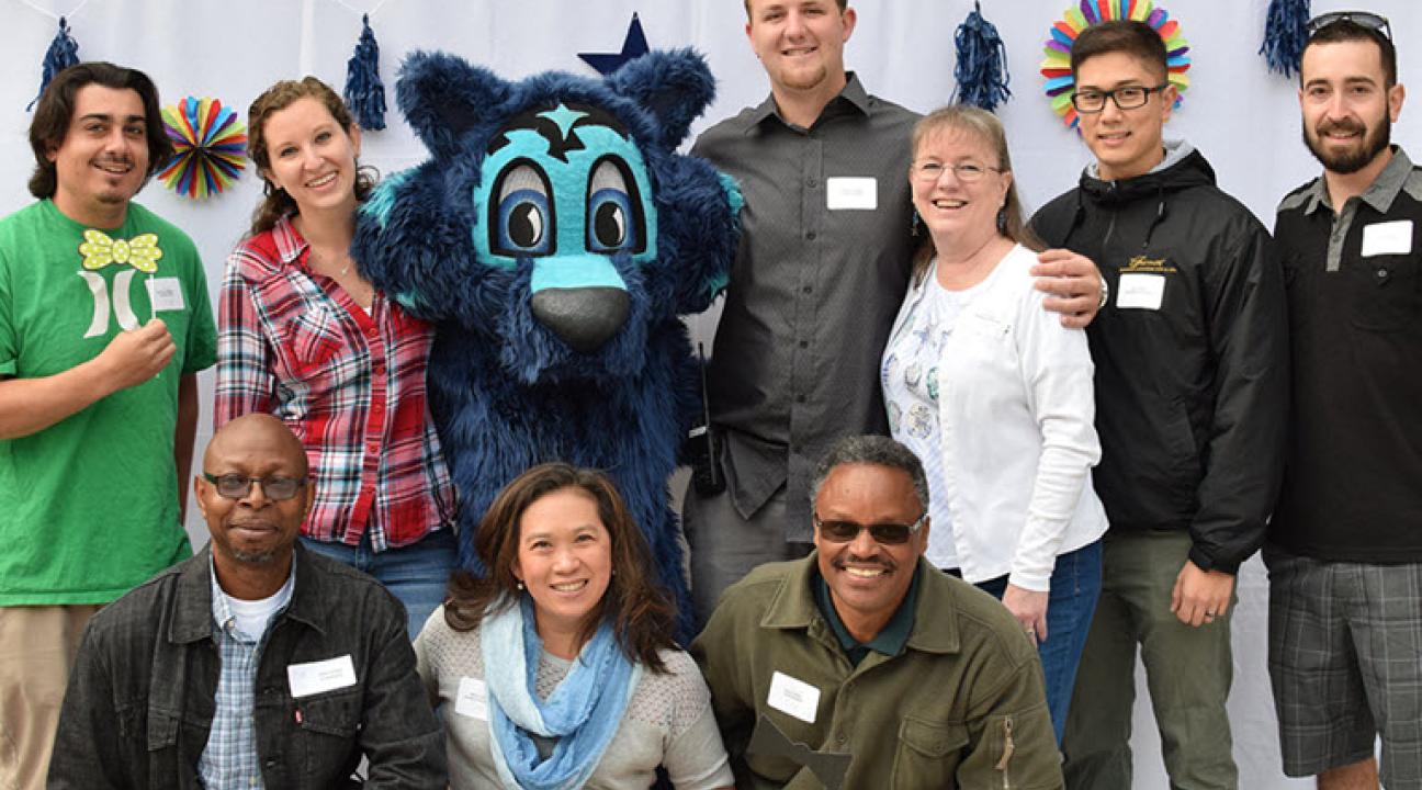 staff with lobo