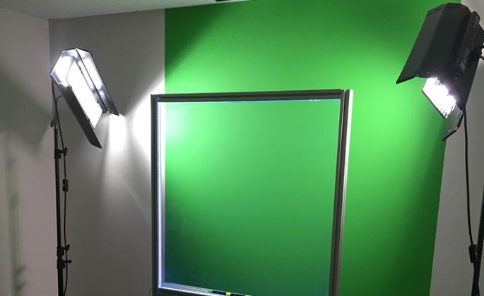 Use of Lightboard in a Virtual Classroom.