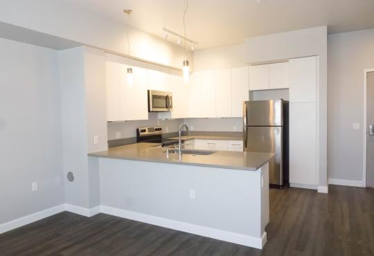 Marina Crossing Apartments Sonoma State kitchen