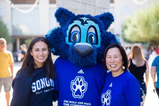 Judy Sakaki with Lobo and new student 