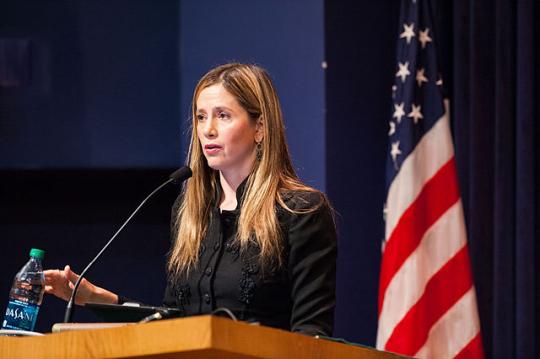 mira sorvino