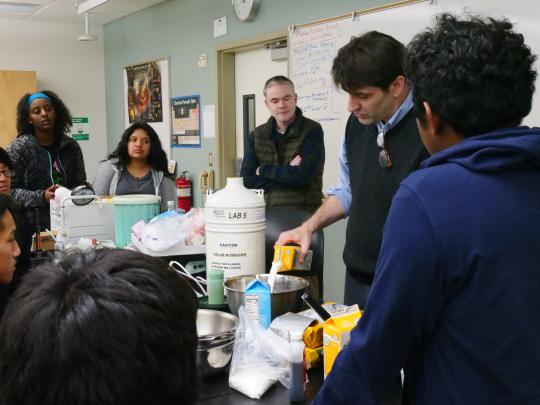 jeremy qualls making vanilla ice cream with liquid nitrogen