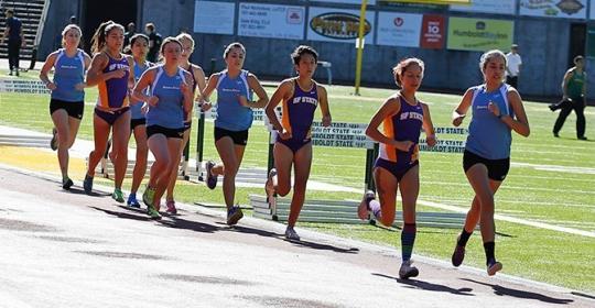 Maria Hurtado leads a pack of Seawolves in the 1500-meter run on Saturday