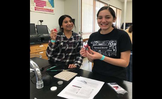 Sonoma County high school students make flashlights